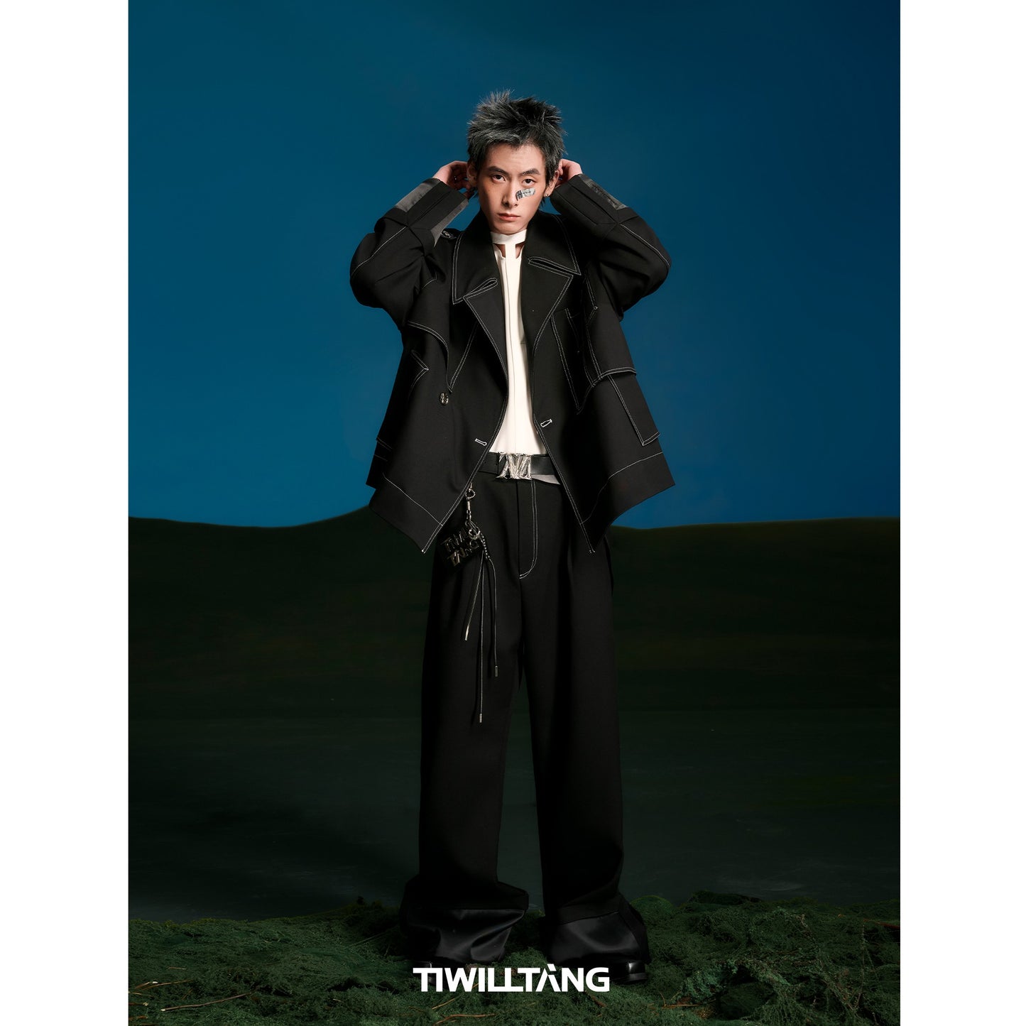 TIWILLTANG Qi Shi Lu &quot;Zhi Feng Ji Jing&quot; personalized design contrast line fold casual straight trousers