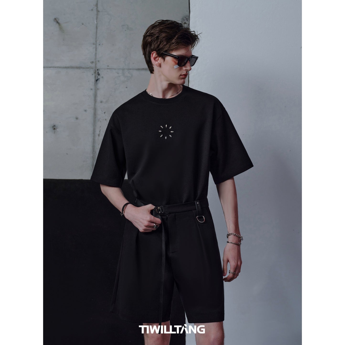 TIWILLTANG Qi Shi Lu &quot;Ling Jin Shape&quot; asymmetric loose work shorts summer sports casual pants men