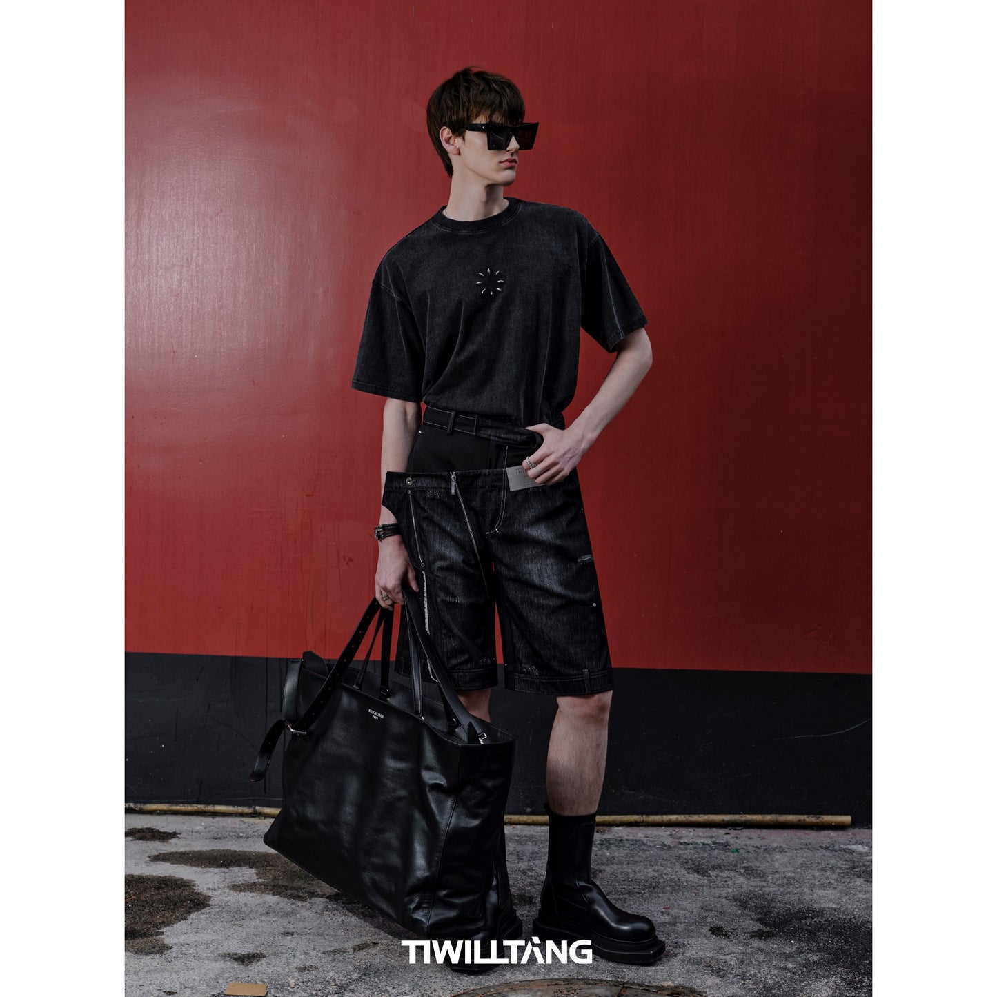 TIWILLTANG Qishilu &quot;Lingjin Shape&quot; shuttle rivet array T-shirt round neck short sleeve men