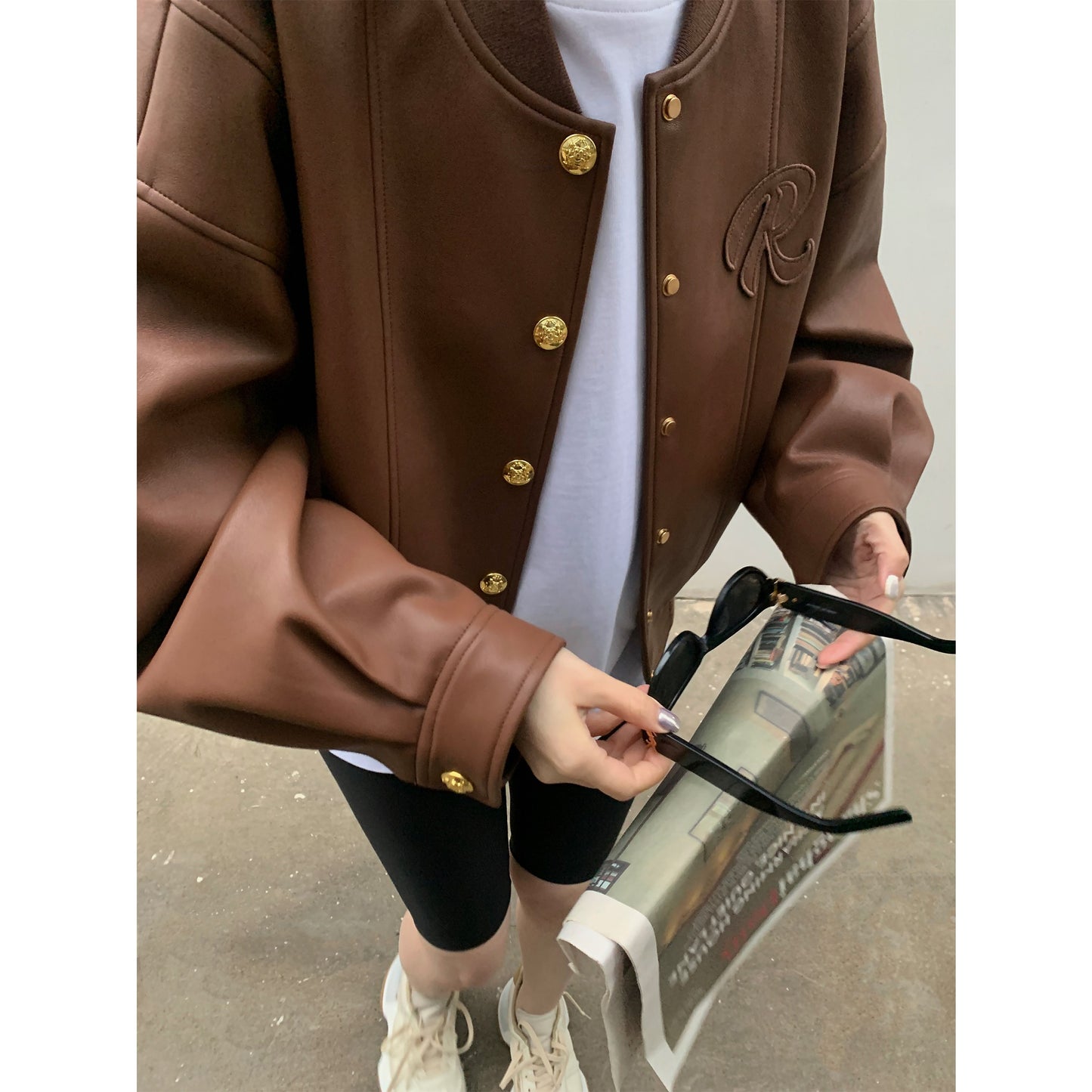 HONORE Gu Yue Notting Hill Story High-end Short Retro Brown Motorcycle Leather Jacket Women 2023 New